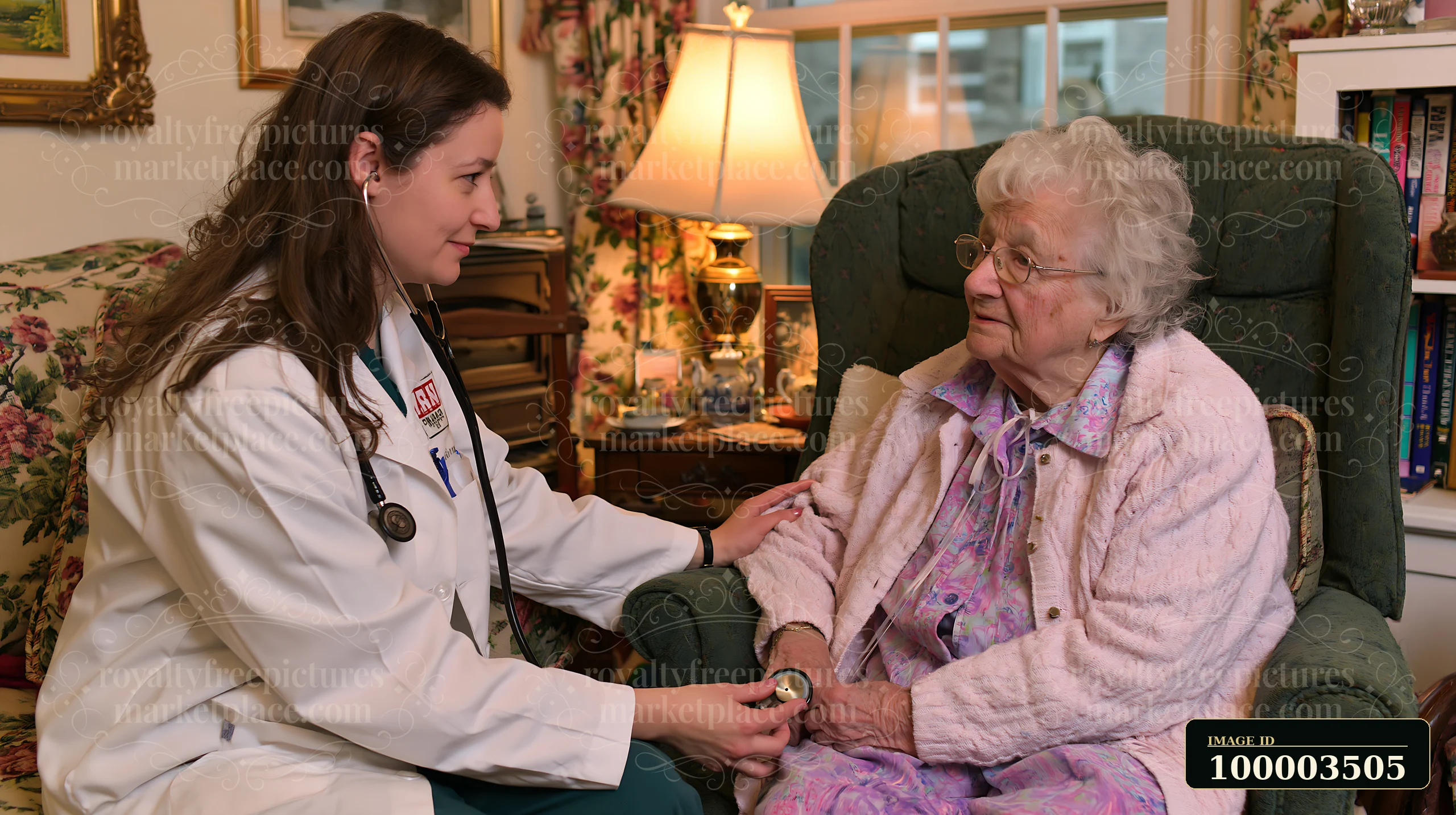 A doctor speaking with senior Alzheimer's patient in a comfortable living room.